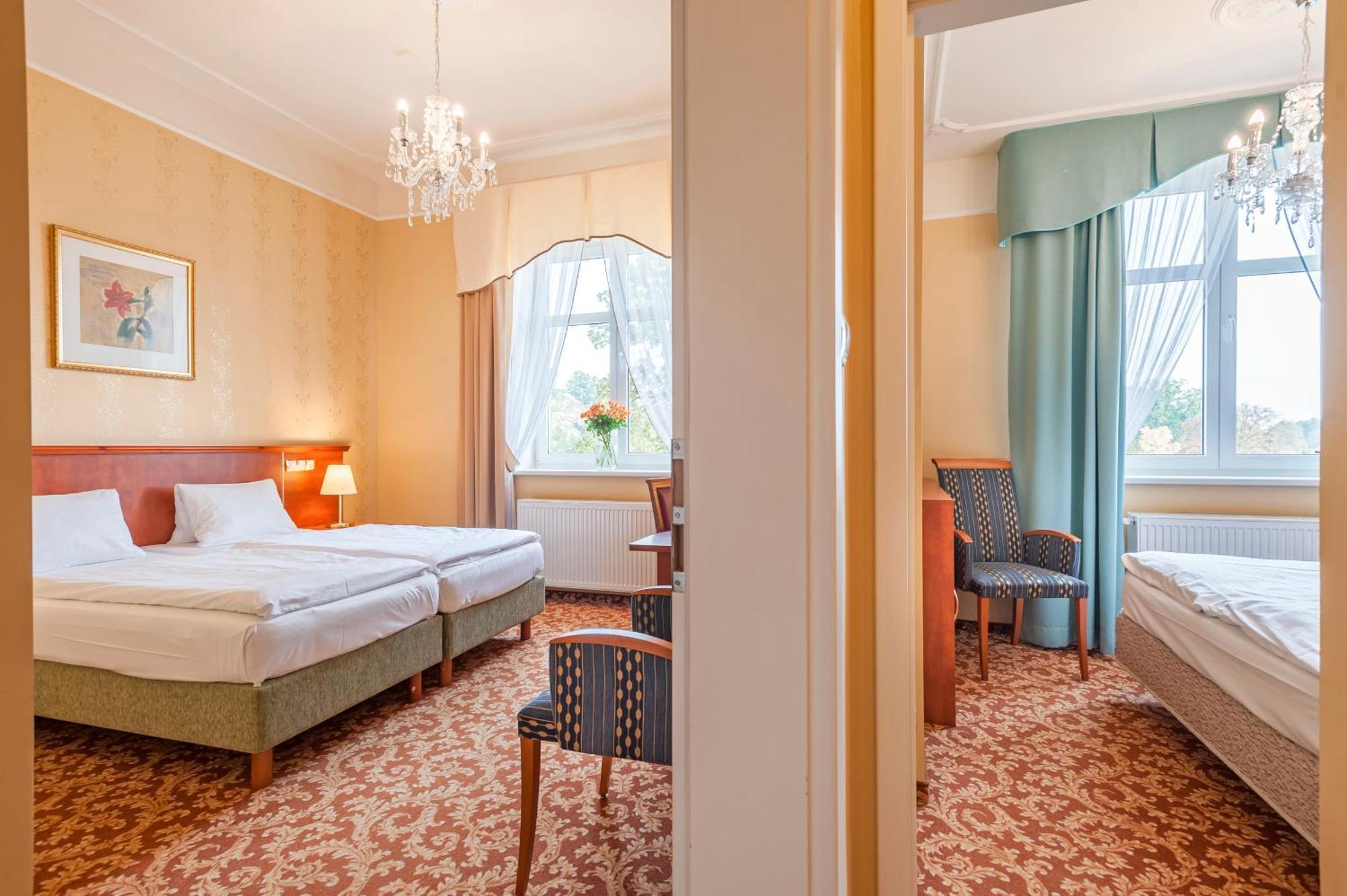 Spa Resort Pawlik-Aquaforum Františkovy Lázně エクステリア 写真