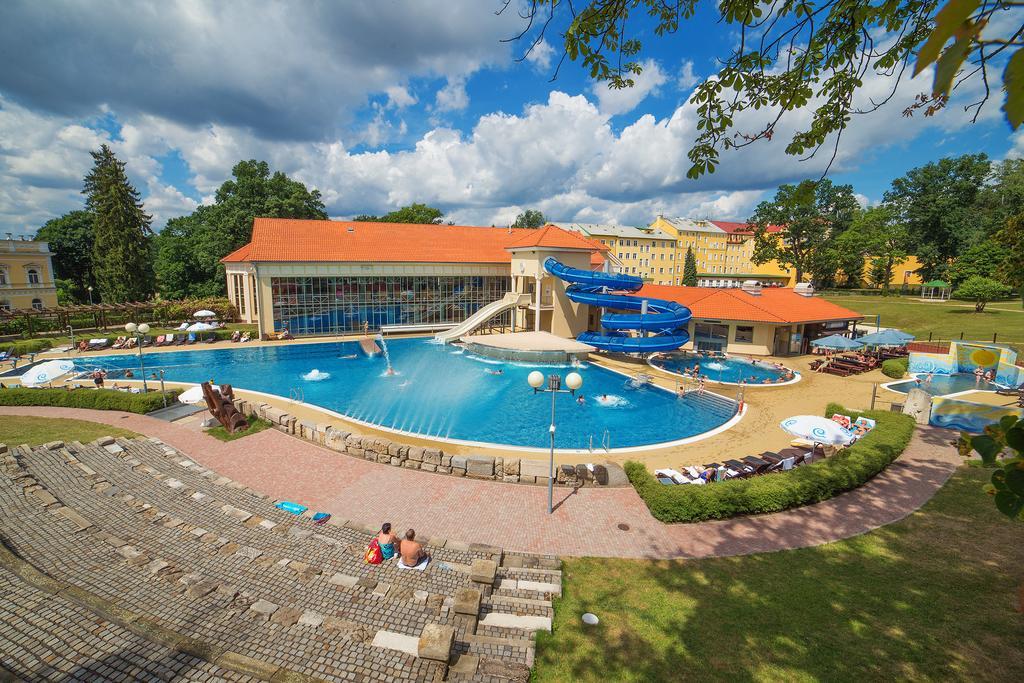 Spa Resort Pawlik-Aquaforum Františkovy Lázně エクステリア 写真