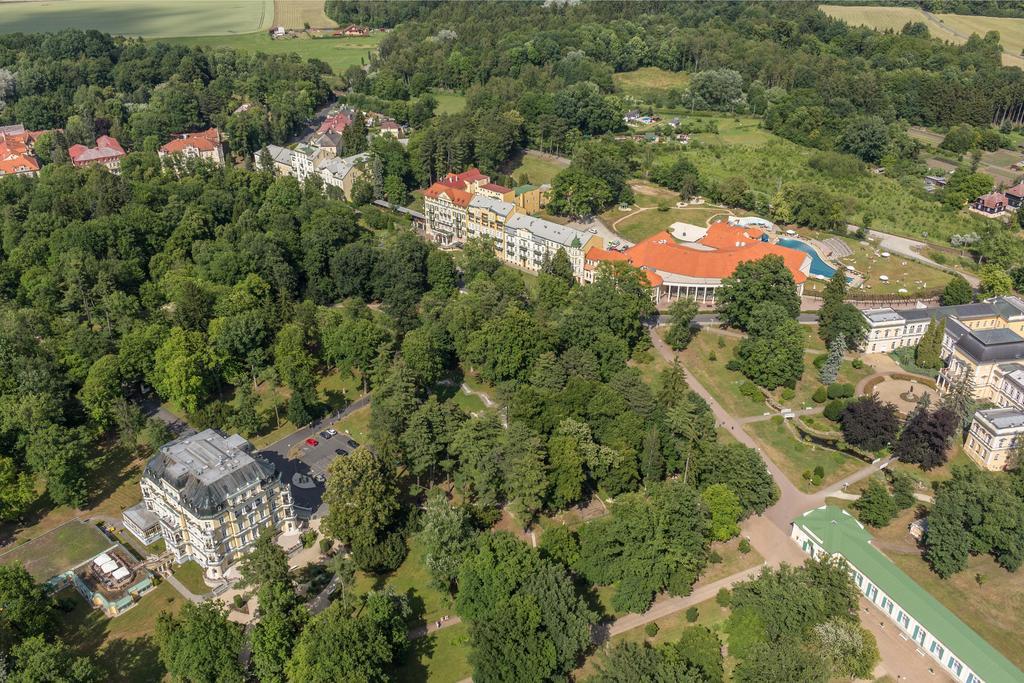 Spa Resort Pawlik-Aquaforum Františkovy Lázně エクステリア 写真