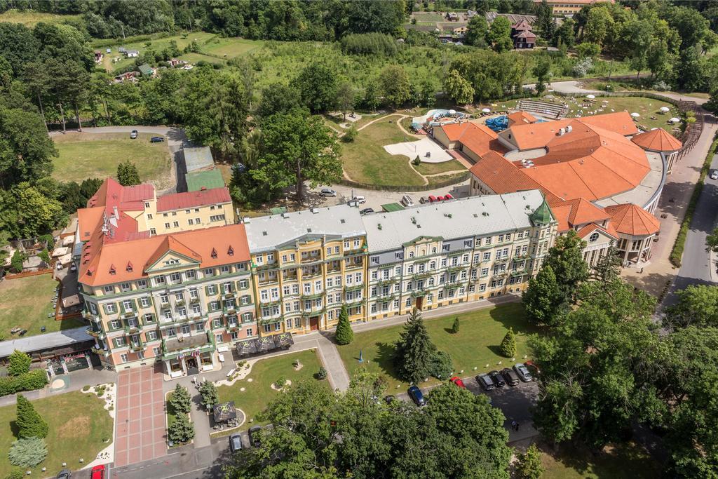 Spa Resort Pawlik-Aquaforum Františkovy Lázně エクステリア 写真
