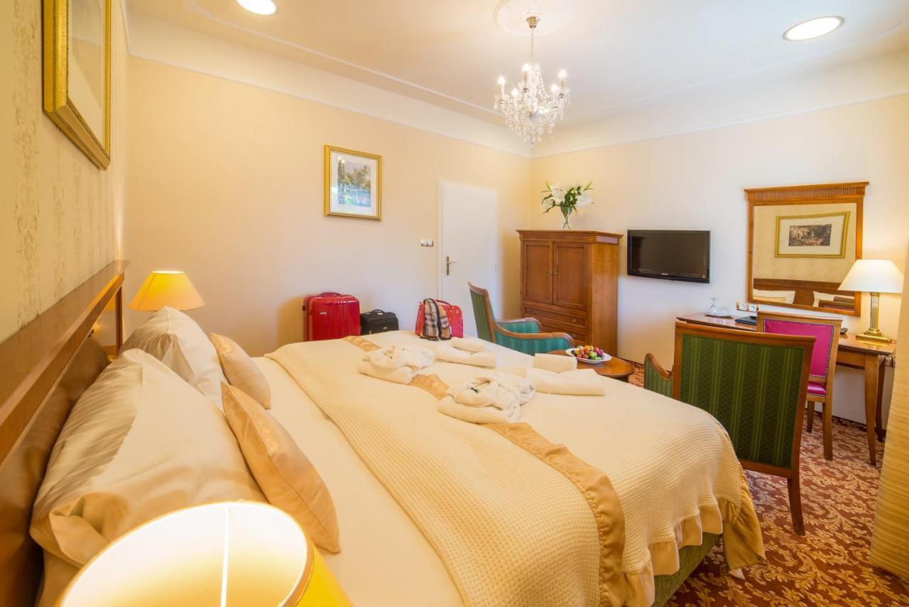 Spa Resort Pawlik-Aquaforum Františkovy Lázně エクステリア 写真