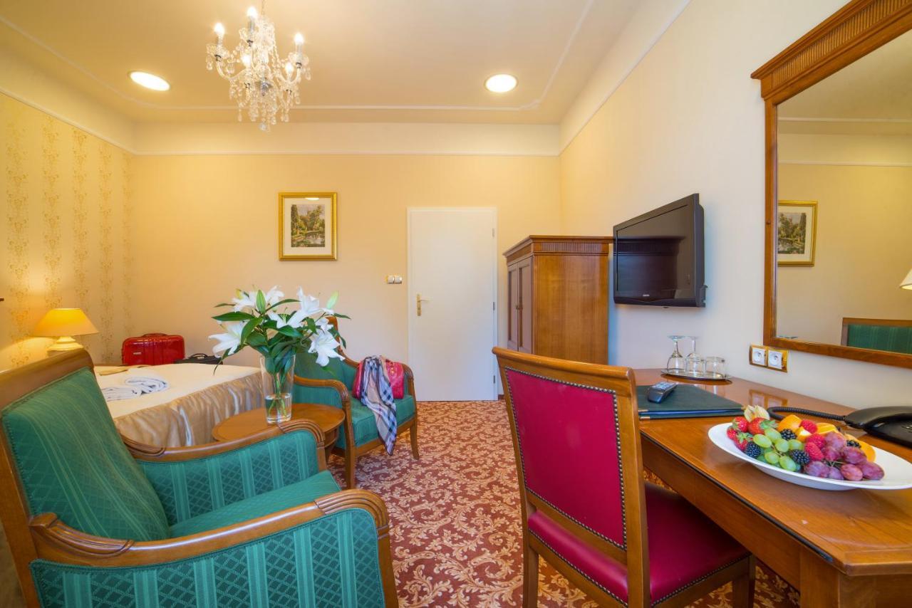 Spa Resort Pawlik-Aquaforum Františkovy Lázně エクステリア 写真